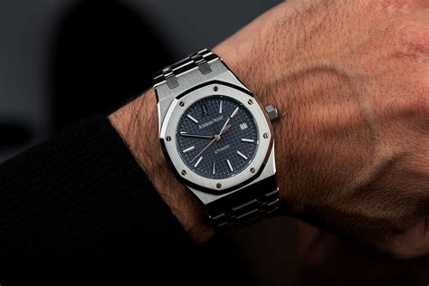 Audemars Piguet 15300ST.OO.1220ST.02 .